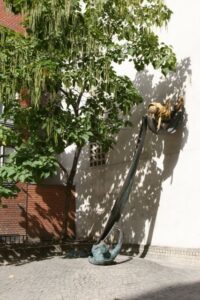 Budapest Grand Half-Day Jewish Heritage Tour - Raoul Wallenberg Holocaust Memorial Park and the Tree of Life: remembrance with a walking tempo