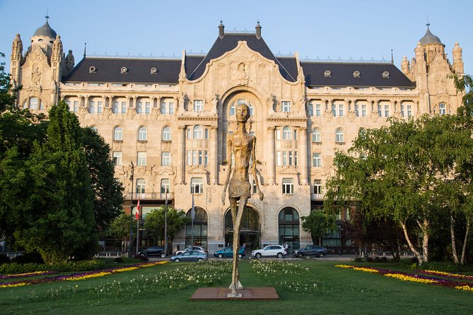 Budapest Grand Walk - St. Stephen’s Basilica: quick stop, big payoff
