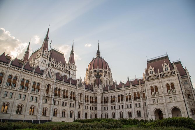 Budapest Grand Walk - Europe’s oldest metro line and a coffee break that actually helps
