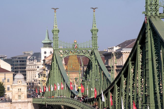 Budapest Guided City Tour and Danube Cruise Audio Guide - The Danube cruise: audio headphones, WiFi, and a drink that makes it feel like a break