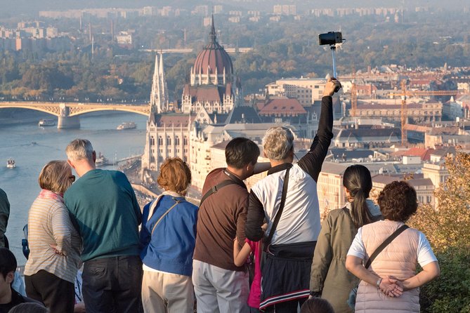 Budapest Guided City Tour and Danube Cruise Audio Guide - Heroes Square: a history snapshot that doesn’t overstay its welcome