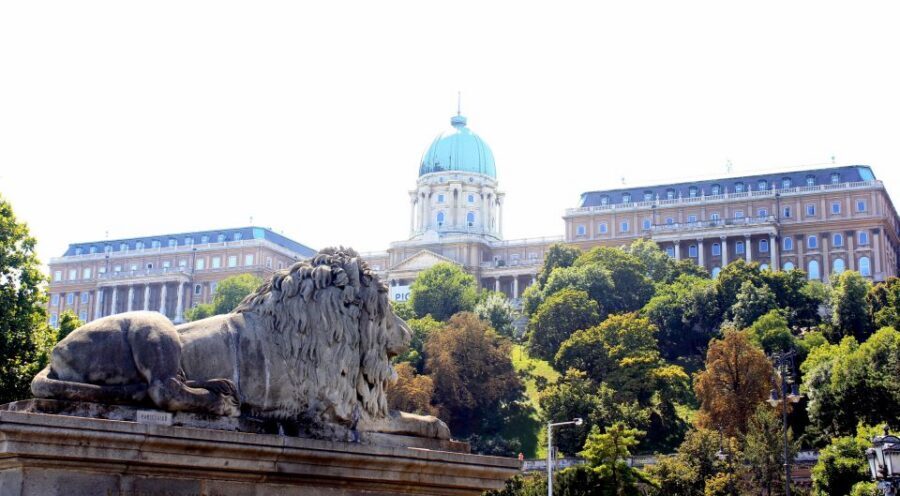 Budapest: Guided City Tour by E-Bike - Danube Promenade Back to Pest: Great Market Hall and Downtown Return