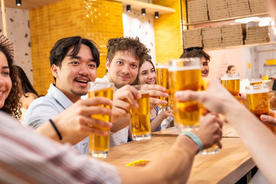 Budapest: Guided Food Tour with Wine, Beer, and Shots - District 7, Two Meals, and a Synagogue Start