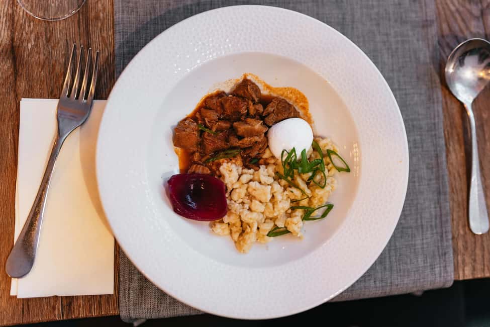 Budapest: Guided Foodie Walking Tour with Food and Drinks - District 7’s Jewish Quarter: history you can place on the map