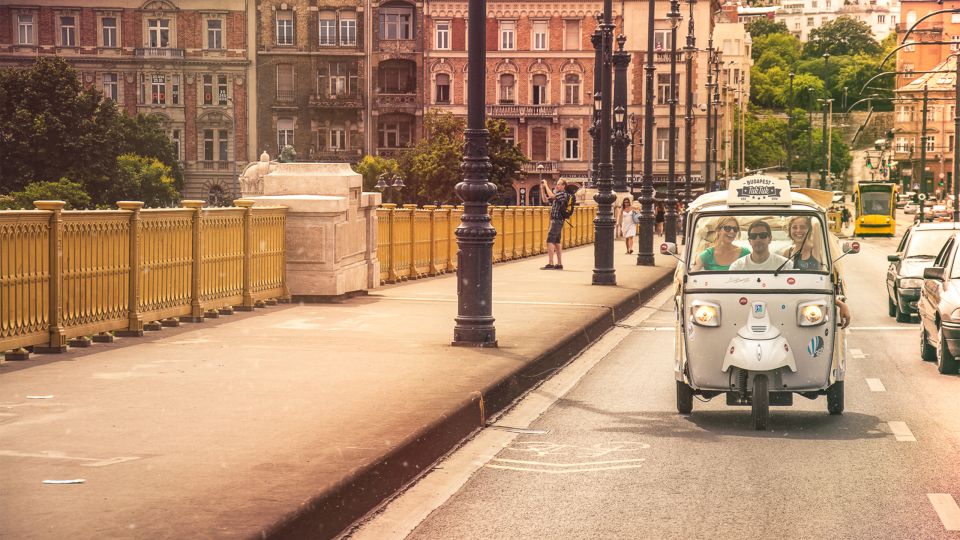 Budapest: Half-Day Exclusive Highlights Private Tour - The Pace in 4 Hours: Fun, Efficient, and Not Too Exhausting