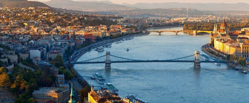 Budapest: Half-Day Highlights Small Group Private Tour - 4 Hours of Budapest, From District V Pickup to Rooftop Views