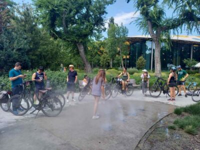 Budapest Highlights Bike Tour with a local guide - Elizabeth Square and Andrassy Avenue: Your Fast Track to Budapest’s Main Story