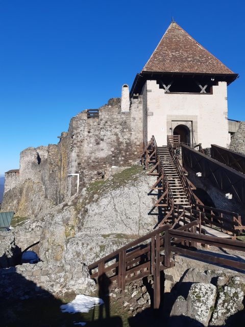 Budapest Hike to Visegrád Castle w or wo Sauna/Danube beach - The guide factor: why Zsolt makes history stick
