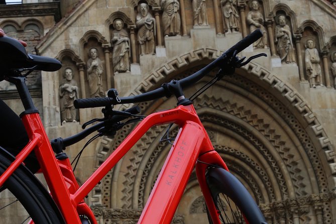 Budapest: Historic Downtown ride on E-Bicycles Buda & Pest - Why this route beats a walking tour in Budapest