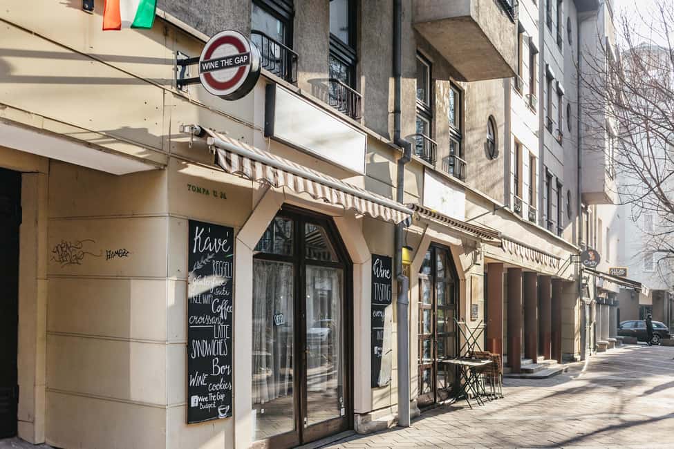 Budapest: Hungarian Wine Tasting with 7 Wines and Tapas - The wine regions lesson: history and geography without the textbook feel