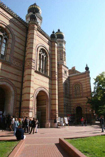 Budapest: Jewish Heritage Guided Tour with Synagogue Ticket - Why Budapest’s Jewish Quarter tour is worth your time