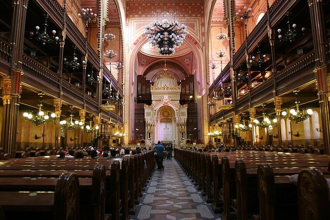 Budapest Jewish Heritage Memorial Walking Tour & Synagogue Entry - How the Essential route works in 3 focused hours