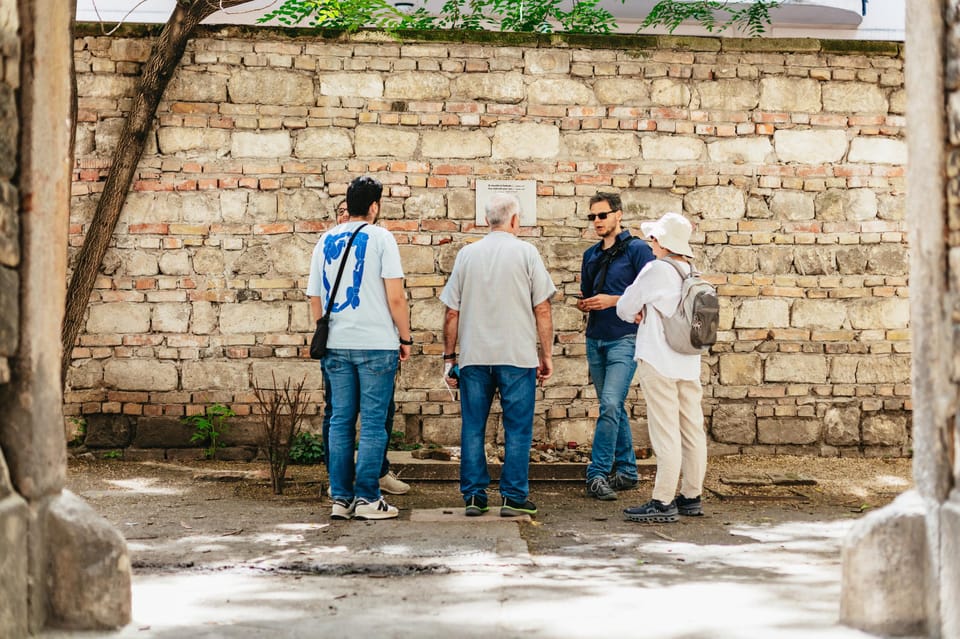 Budapest: Jewish History Guided Walking Tour with Historian - Flódni Break and Cafe Time: A Local Jewish Dessert Included