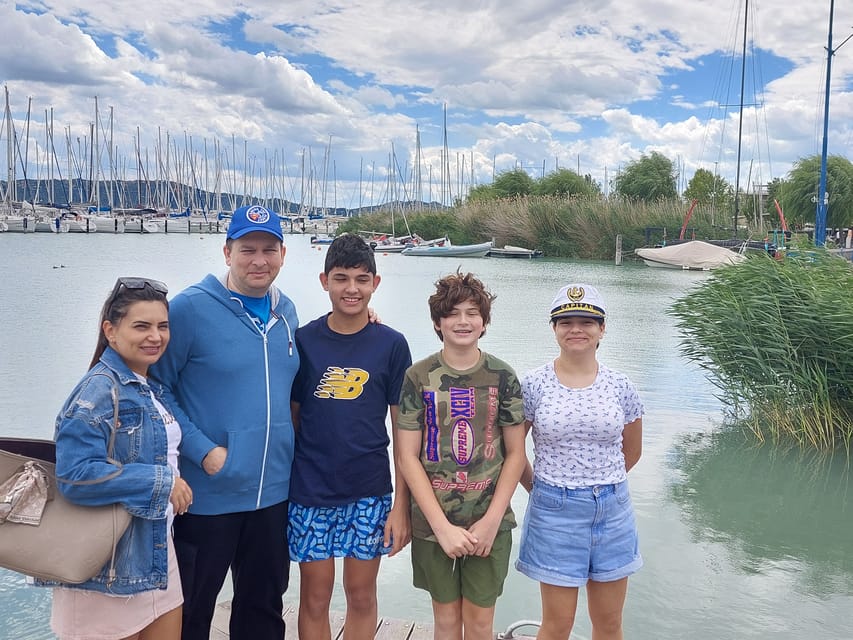 Budapest: Lake Balaton & Herend Porcelain Private Day Tour - Optional lunch by the grapevines: how to make this stop fit your pace