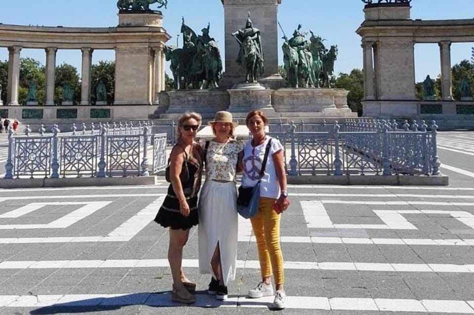 Budapest : Must-see attractions walking tour - József nádor tér and the Váci utca area: Habsburg echoes and porcelain color