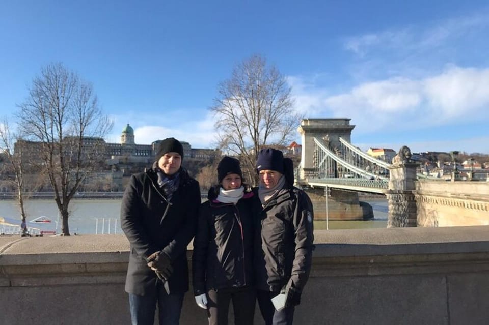 Budapest : Must-see attractions walking tour - Elizabeth Square to St. Stephen’s Basilica: churches, symbols, and the city’s layout