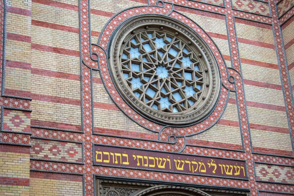 Budapest Old Jewish Quarter History Private Walking Tour - Start at the Sissi Statue: a 2-hour walking plan you can actually handle