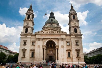 Budapest Orientation Walking Tour - St. Stephen’s Basilica: the mummified hand and the big art details