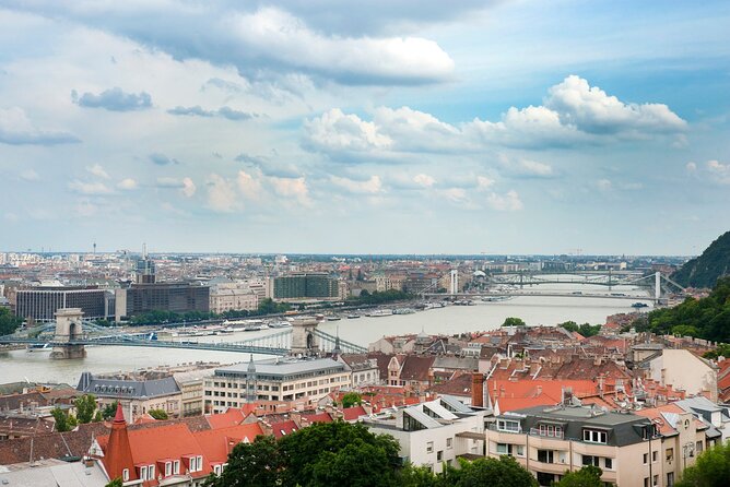 Budapest Orientation Walking Tour - Fountain of King Matthias: a quick beauty break