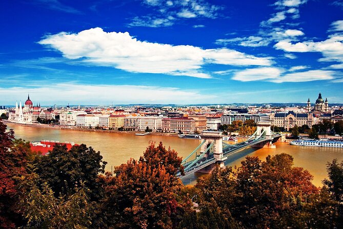 Budapest Overview Private tour - Széchenyi Lánchíd: crossing the first permanent bridge