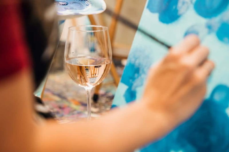 Budapest: Paint and sip experience - Quick take: what makes this paint and sip different
