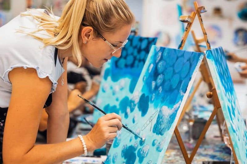 Budapest: Paint and sip experience - Inside the FessNeki studio: what the class feels like