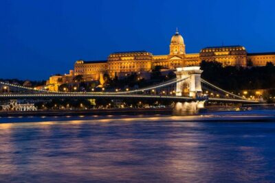 Budapest Parliament Audio Guide Tour with Danube Cruise - Holy Crown and the National Assembly Hall: What to Watch For
