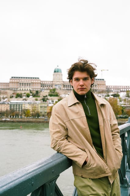 Budapest: Photo Session with Professional Local Photographer - Should you book the Budapest photo session?
