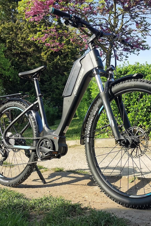 Budapest: Premium E-Bike Rental - Where you start: finding the E-Magine shop near Deák Ferenc tér