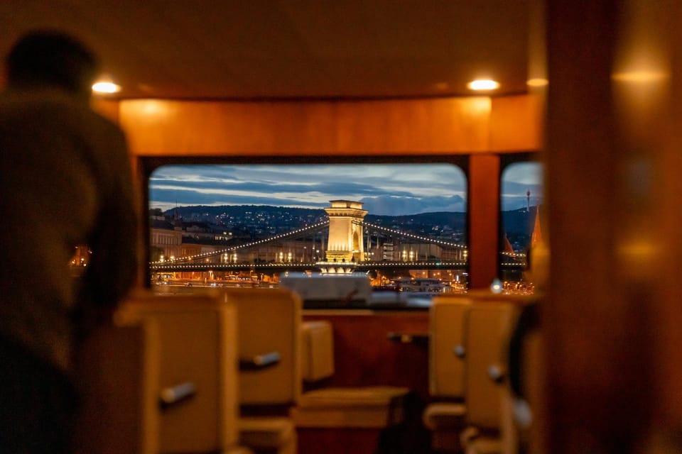 Budapest: Premium Sightseeing Cruise with Tokaj Frizzante - Pest-side photo moments: Parliament, Chain Bridge, and Central Market Hall