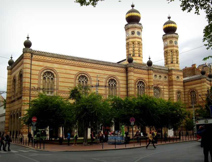Budapest: Private 3-hour Guided City Tour by Bus - The City Park drive: seeing big sights without committing to entry