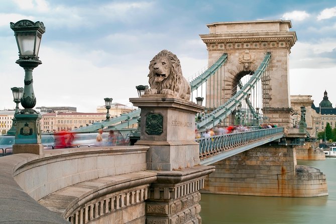 Budapest: Private 4-Hour Walking Tour with a Local - Heroes’ Square and the City’s Grand Entrance