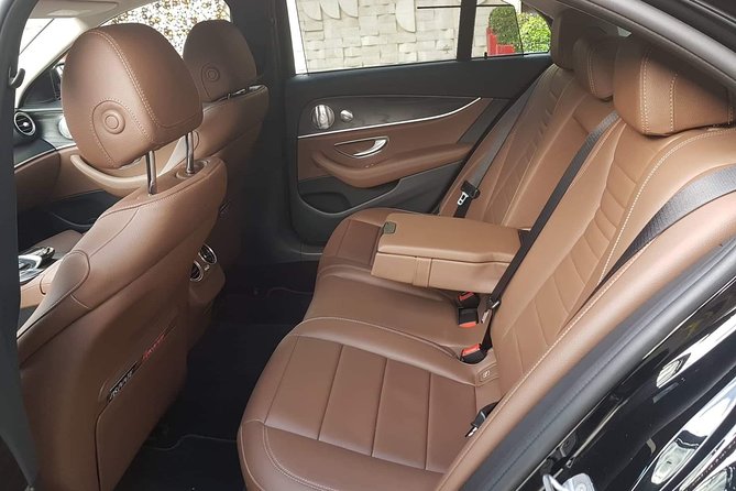 Budapest Private Airport Transfer in a Luxury Car - Finding Your Driver Fast: Arrivals Hall Signs and Hotel Lobby Pickup