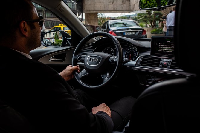 Budapest Private Airport Transfer in a Luxury Car - Inside the Ride: Comfort Touches That Help on Flight Days