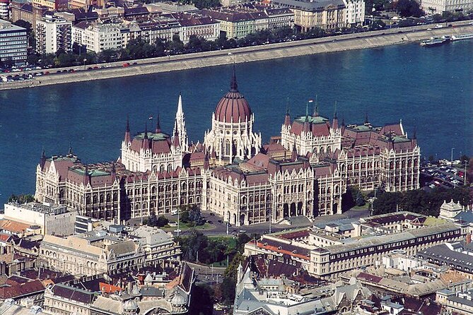 Budapest Private City Tour by car in 4 hours - Stop 4: Heroes’ Square and the City Park area