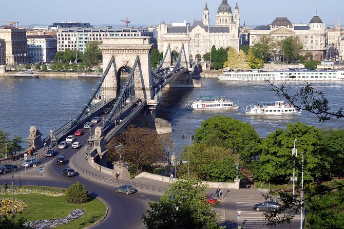 Budapest Private City Tour by car in 4 hours - Stop 6: Central Market Hall for snacks and souvenirs in 15 minutes