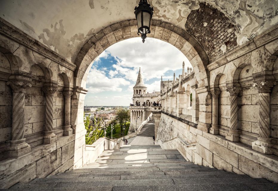 Budapest: Private City Tour with Local Guide - Price and duration: is $222 per person actually good value
