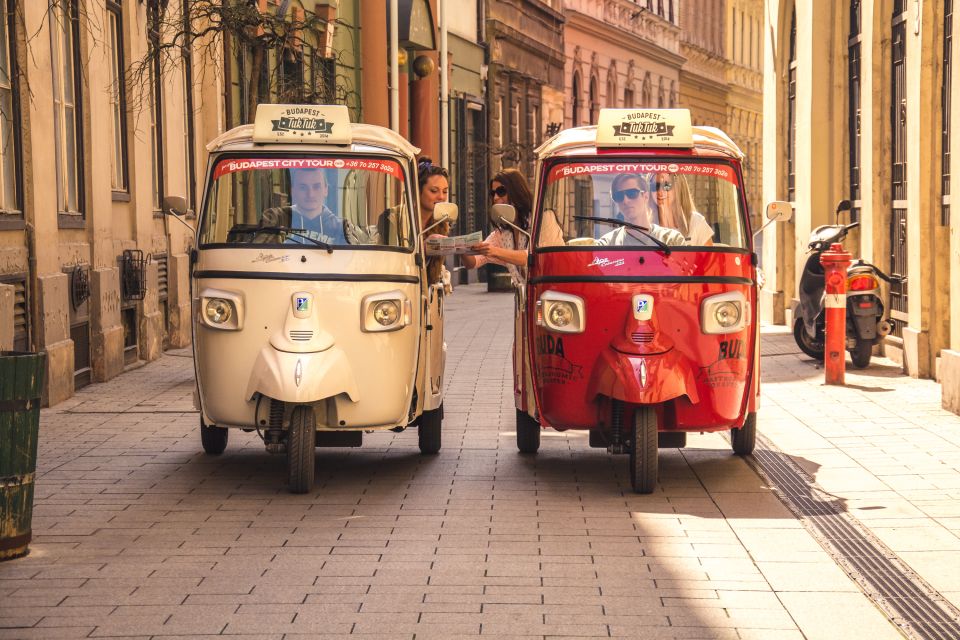 Budapest: Private City Tuk-Tuk Tour & Boat Cruise - A private tuk-tuk that acts like a moving city walk