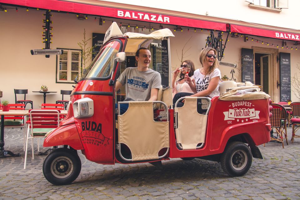 Budapest: Private City Tuk-Tuk Tour & Boat Cruise - Jewish Quarter details, Central Market Hall energy, and what to look for