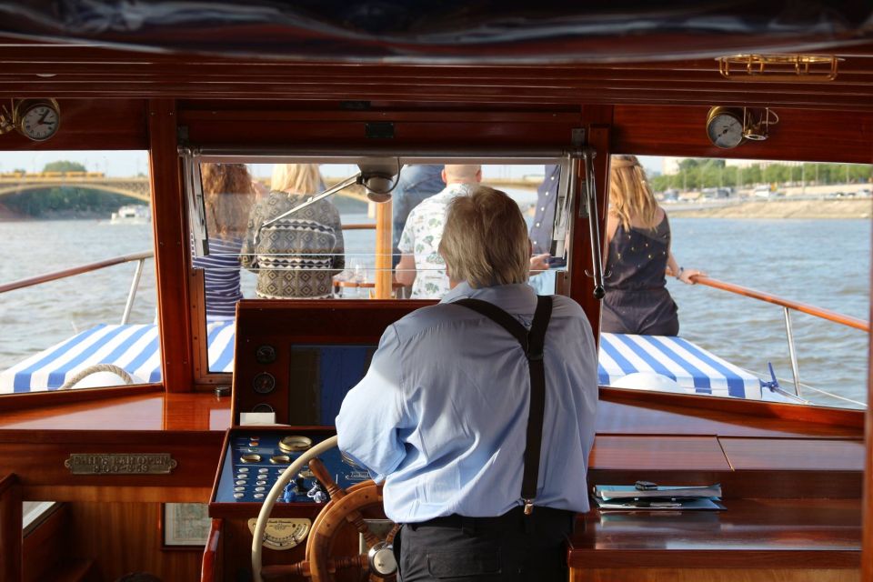 Budapest: Private Danube Yacht Cruise with Welcome Drink - Key things to know before you go
