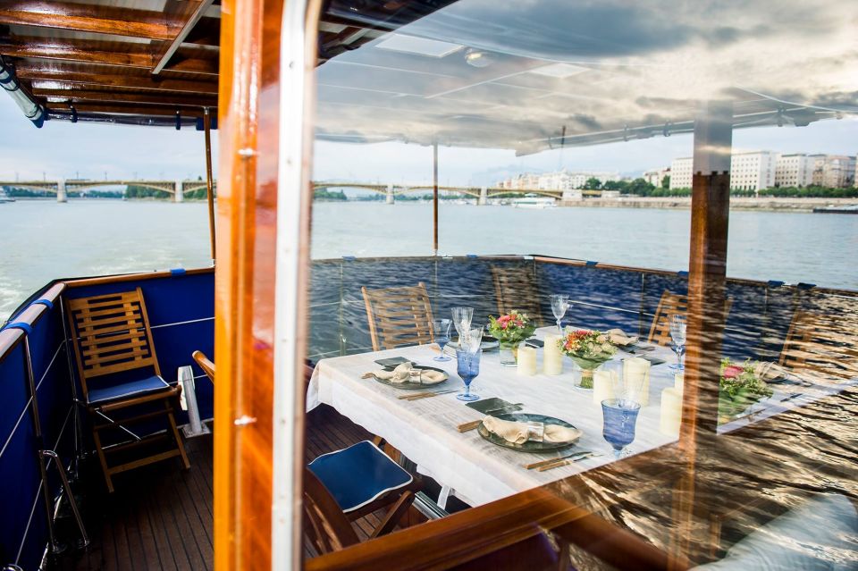 Budapest: Private Danube Yacht Cruise with Welcome Drink - The Danube route: Margaret Island, downtown crossings, and Gellért Hill views