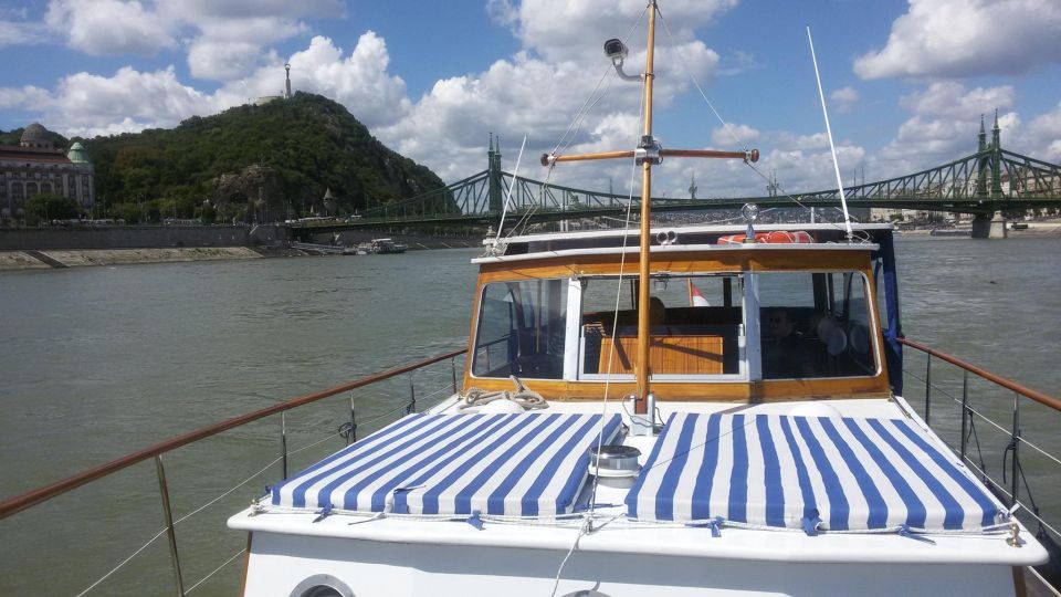 Budapest: Private Danube Yacht Cruise with Welcome Drink - Who this private Danube cruise is best for