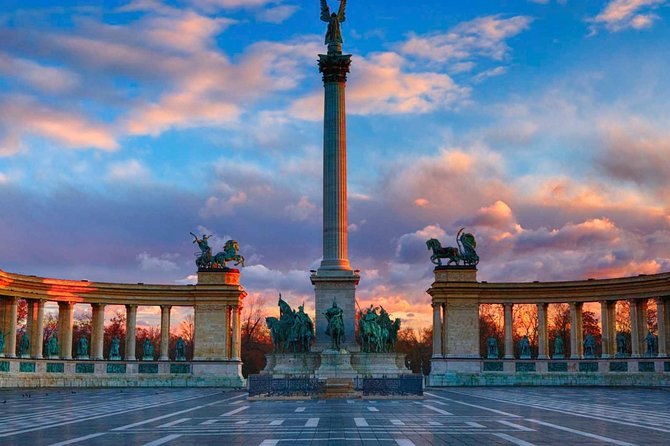 Budapest Private Full Day City Tour with a comfortable air -conditioned car - House of Terror and Vajdahunyad Castle: harder memory and park breathing room