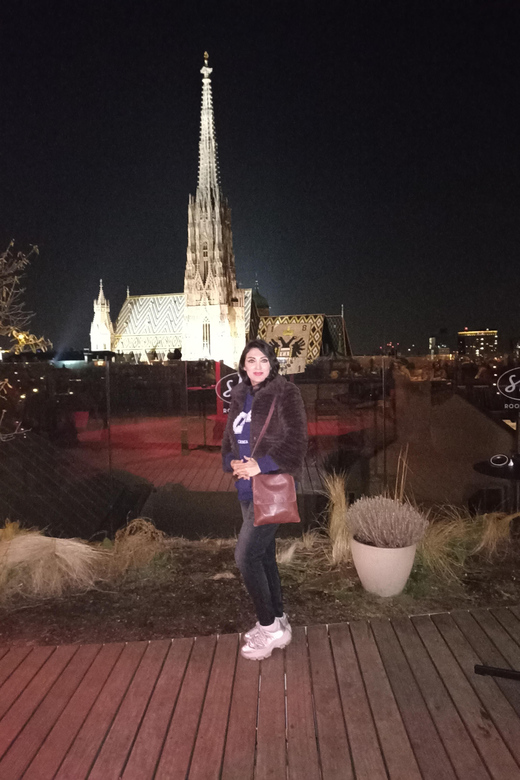 Budapest: Private Walking Tour with a Local Guide - Parliament on the Danube: photo time with a story behind it