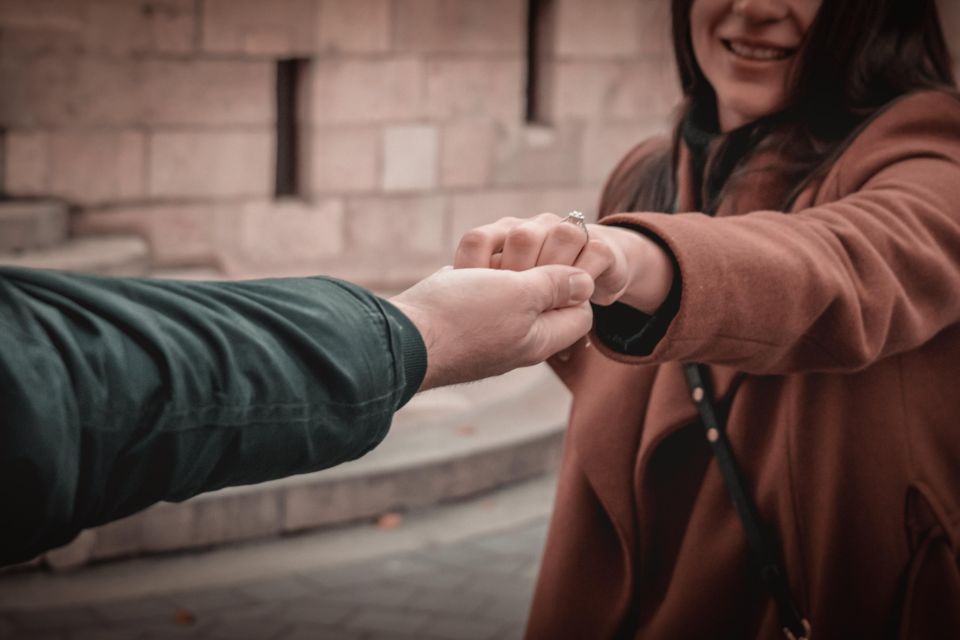 Budapest: Proposal Photos at enchanting Fisherman's Bastion - Meet Attila Kapodarca and Get the Plan Locked