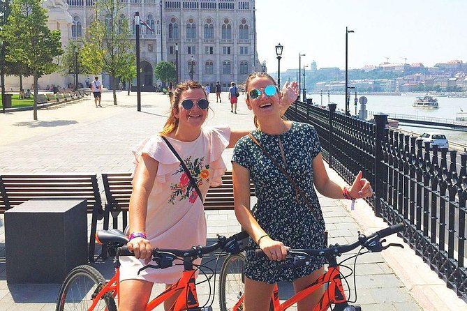 Budapest relaxed bicycle tour at sunset - Why sunset on Budapest’s Danube feels genuinely relaxed