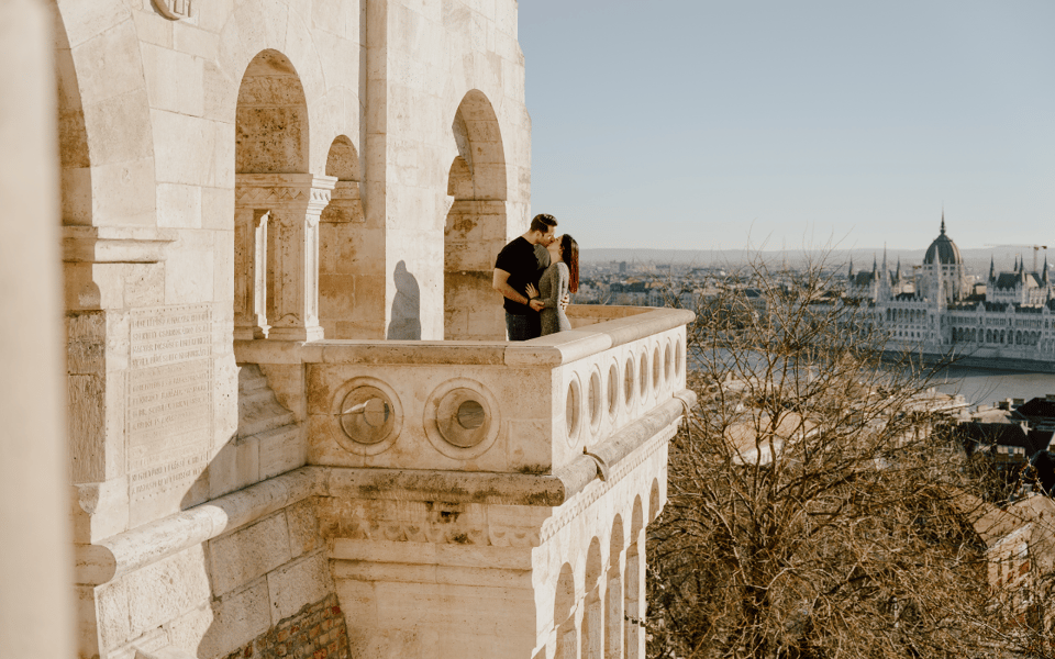 Budapest: romantic photoshoot at Buda's iconic sightseeings - Price and value: $227 per group (up to 20)