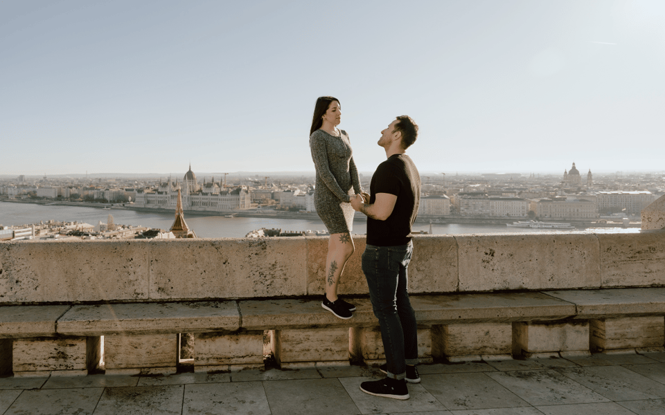 Budapest: romantic photoshoot at Buda's iconic sightseeings - Who this is best for (and who should skip it)