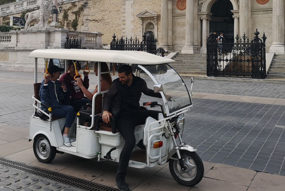 Budapest: Sightseeing Tour by Electric Tuktuk - Why a silent electric tuktuk fits Budapest so well