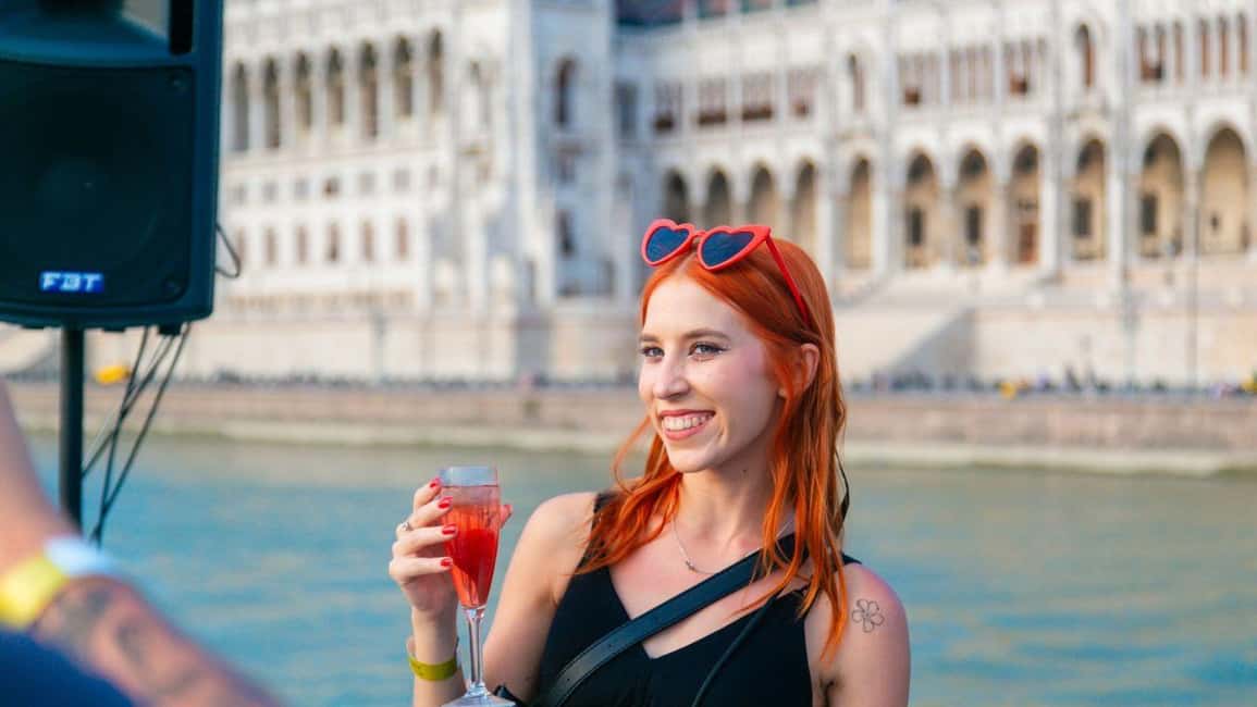 Budapest: Sip & Sail Danube Cruise with Prosecco Cocktails - Weather and schedule reality: what happens if it’s not perfect
